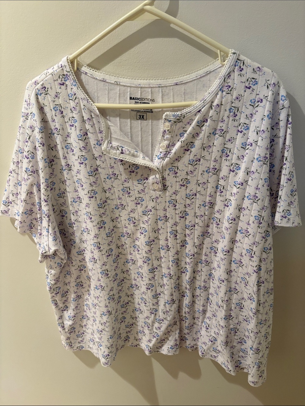 Basic Editions White Short Sleeve Henley Top with Purple Floral Print